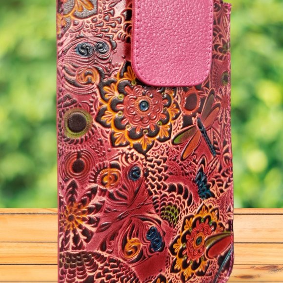 New Handcrafted Genuine Leather Embossed and Hand Painted Cellphone Bag - Picture 3 of 3